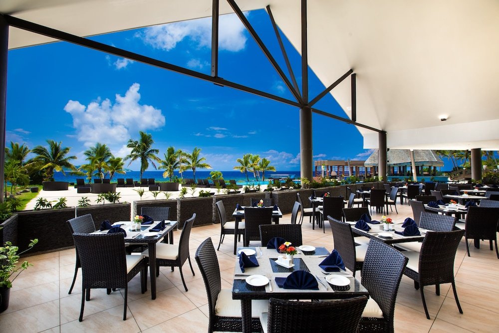 mana-island-resort-dining