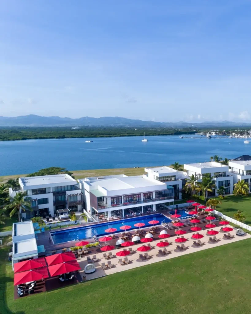 hilton-fiji-resort-denarau-island-pool