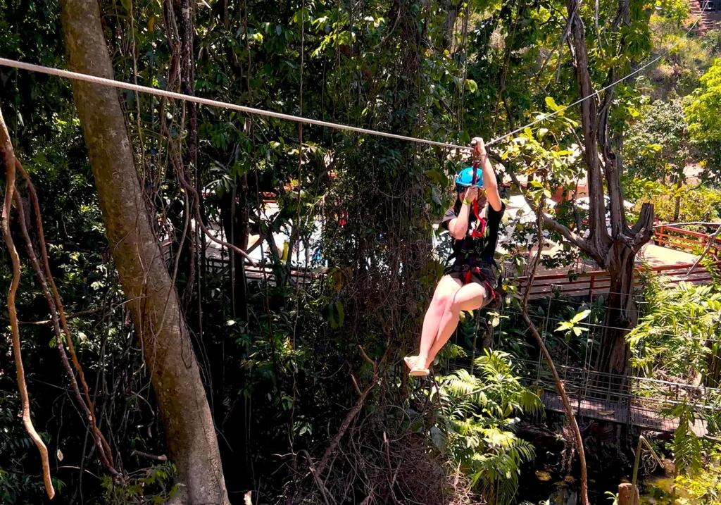 kula-adventure-park-fiji-sigatoka-ziplining